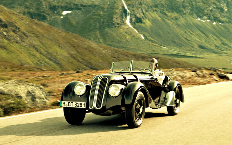 Black Vintage Car — Green, Dynamic