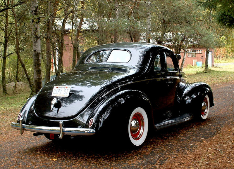Black Vintage Car — Serene
