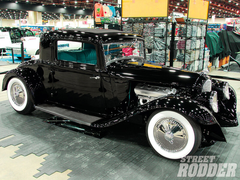 Black Vintage Car — Showcase, Photograph