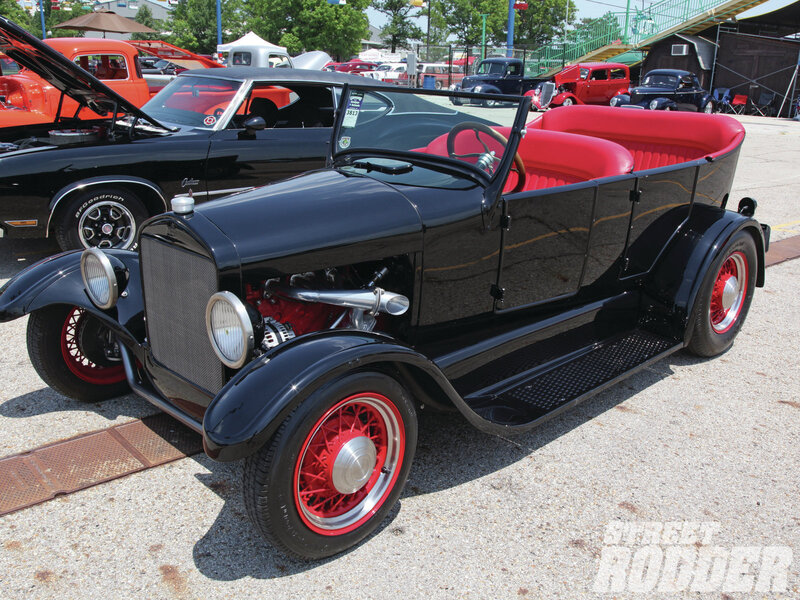 Black Vintage Car — Showcase