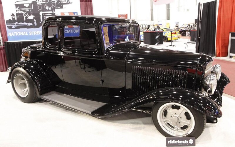 Black Vintage Car — Showroom