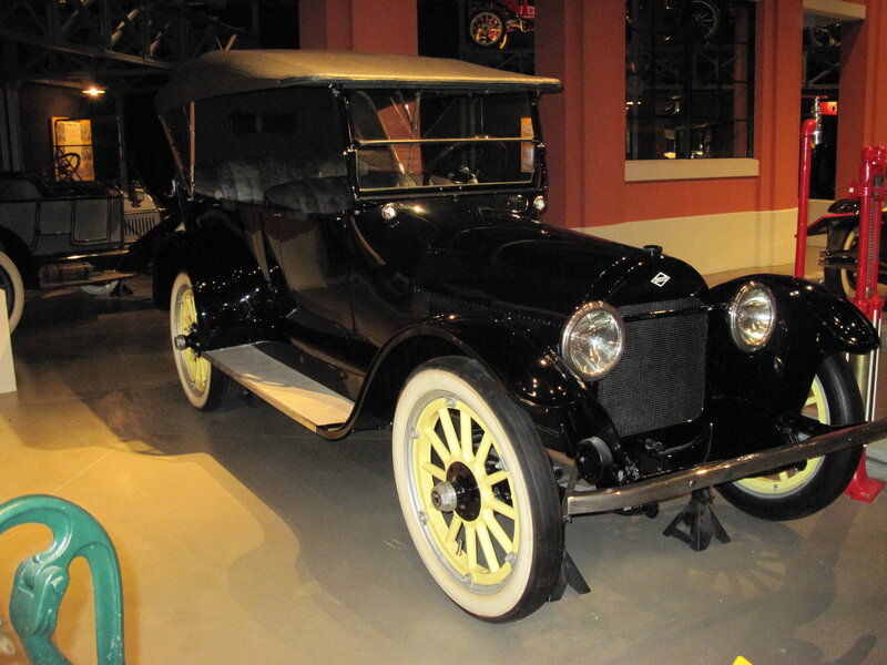 Black Vintage Car — Static
