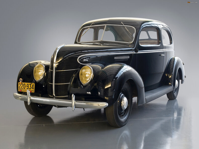 Black Vintage Ford Car — Neutral