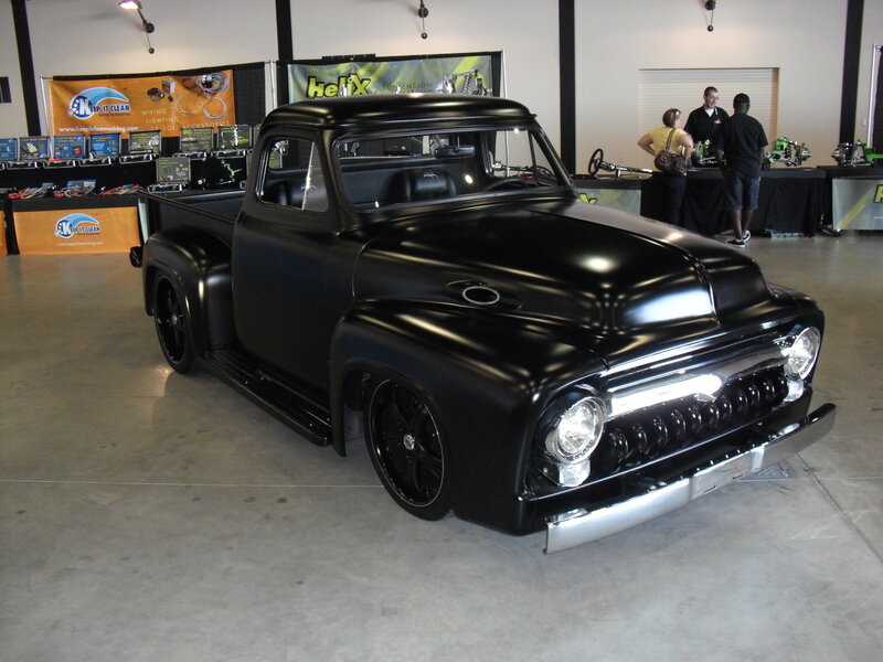 Black Vintage Pickup Truck — Neutral