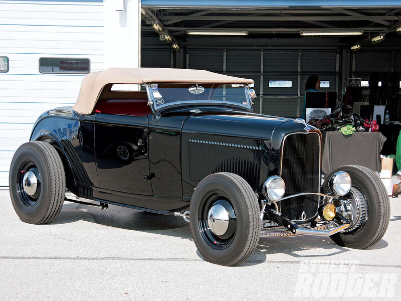 Black Vintage Roadster — Calm