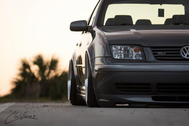black volkswagen glia car