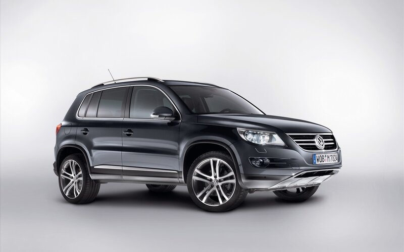 black volkswagen tiguan suv