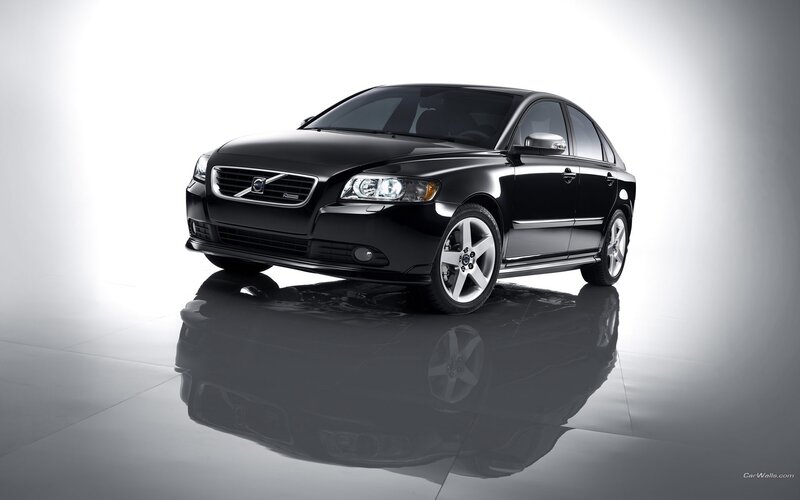 black volvo s40 sedan