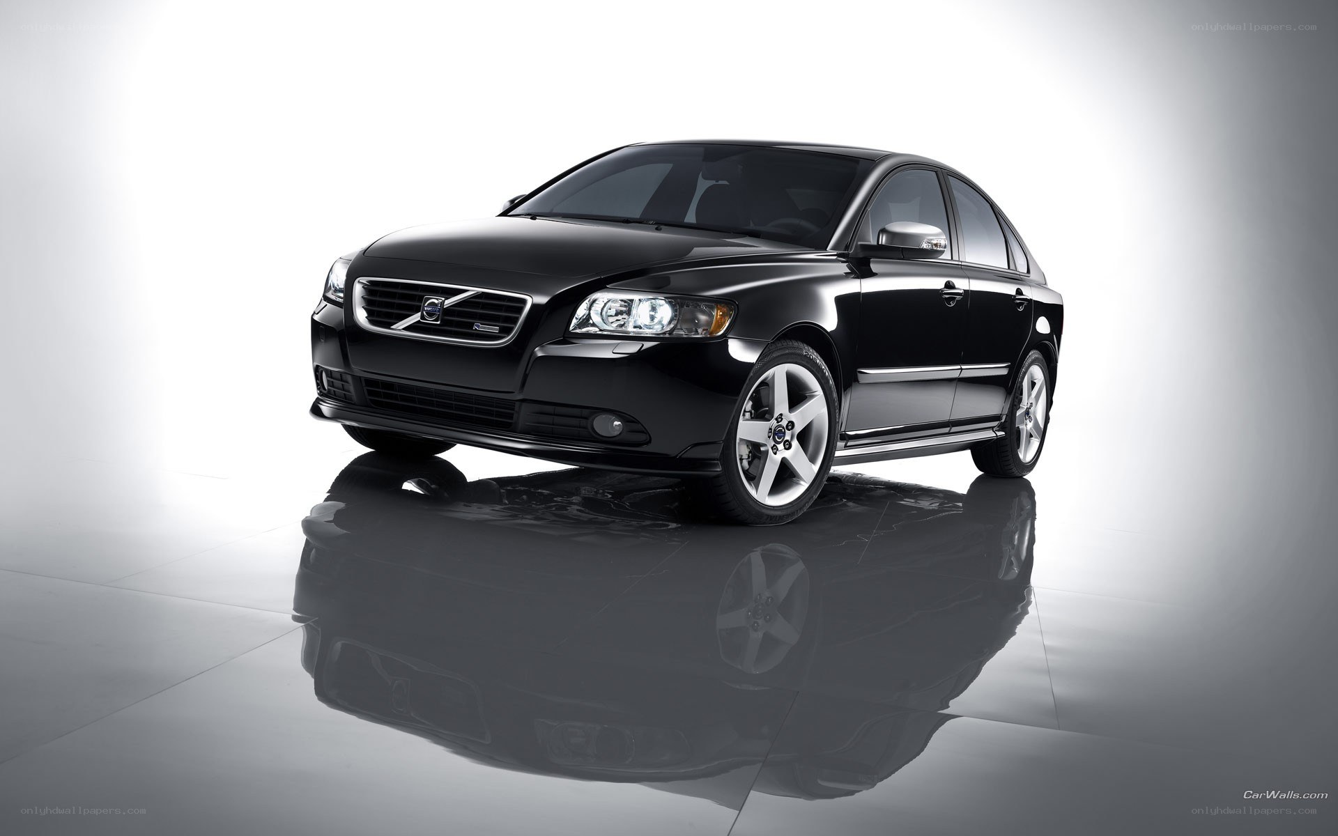 black volvo s40 sedan