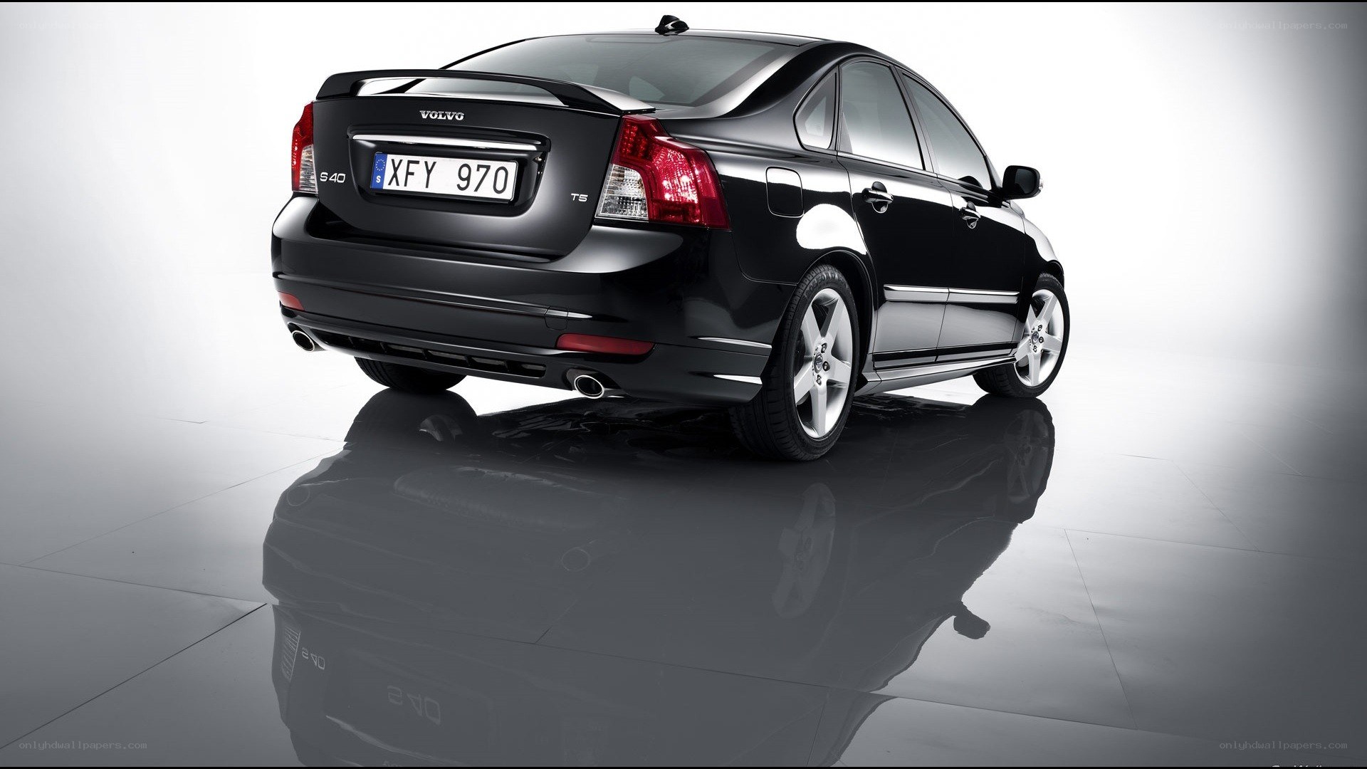 black volvo s40 sedan