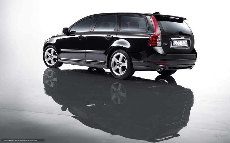 Black Volvo V50