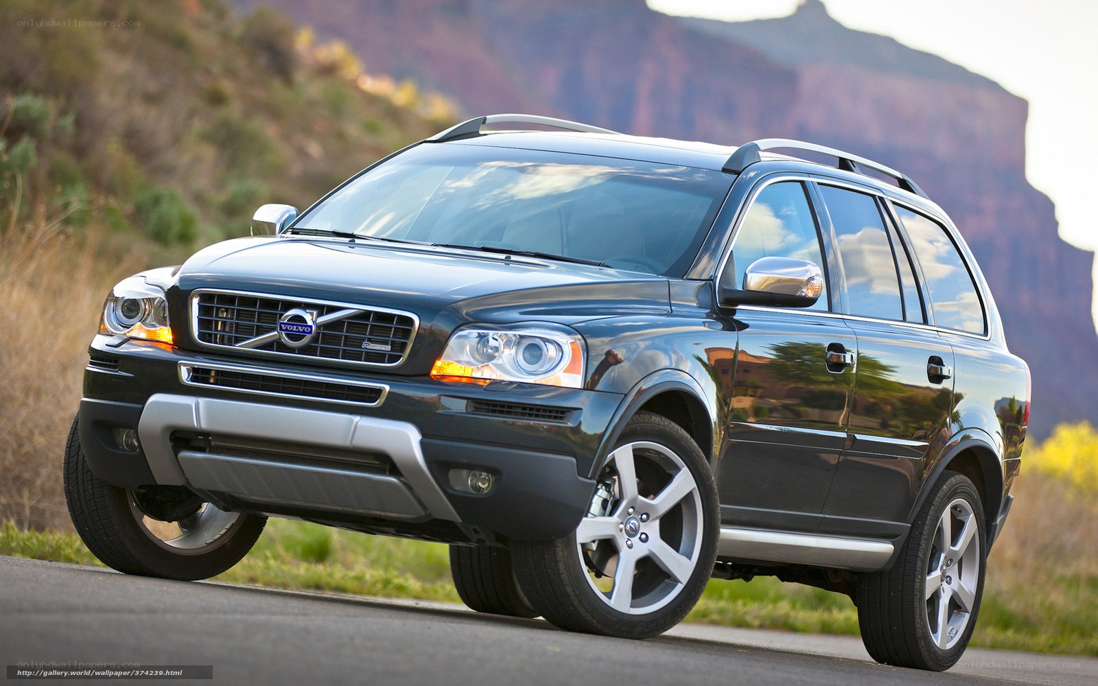 Black Volvo XC90 on a road