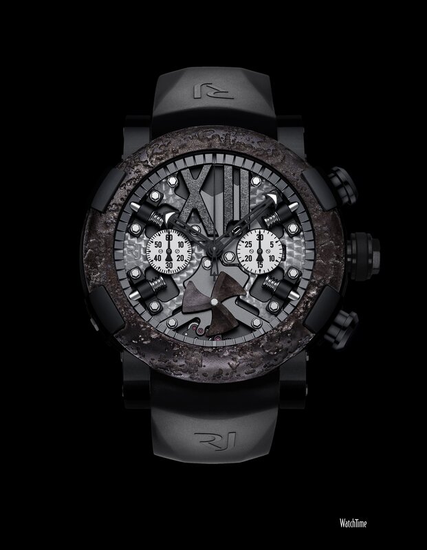black watch with textured case