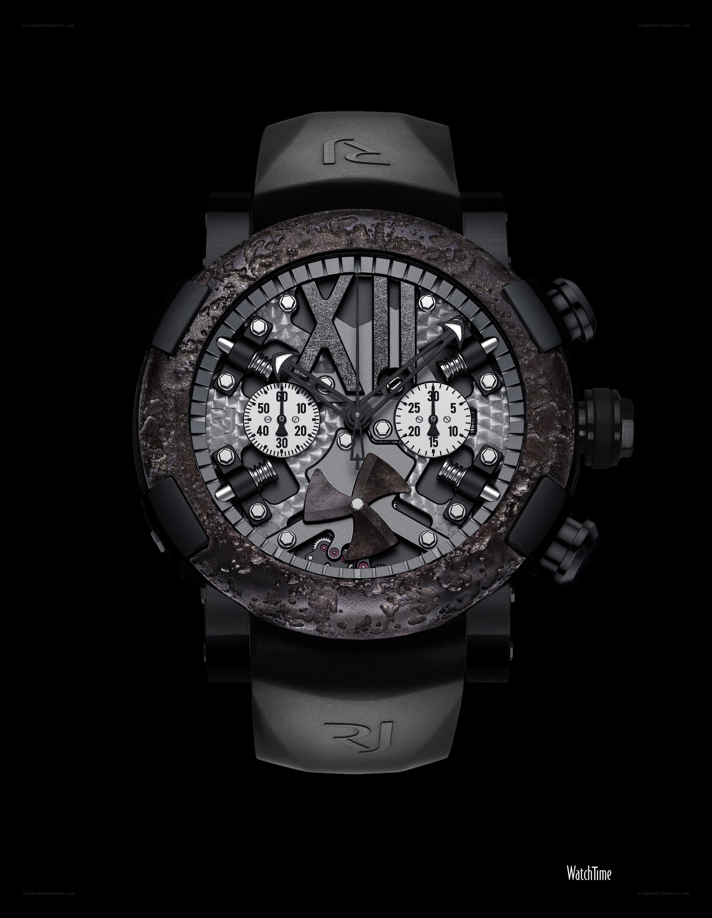 black watch with textured case