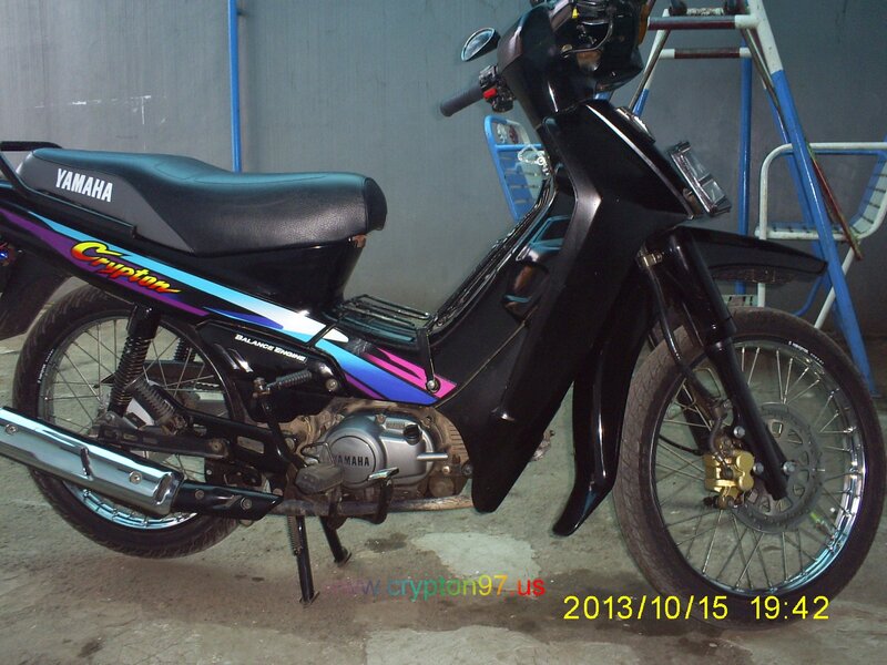 Black Yamaha Crypton Motorcycle