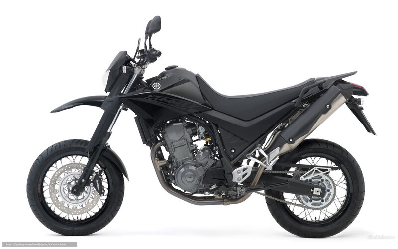 black yamaha dirt bike