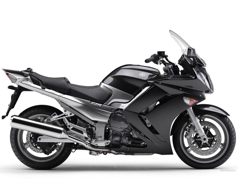 black yamaha fjr1300 motorcycle