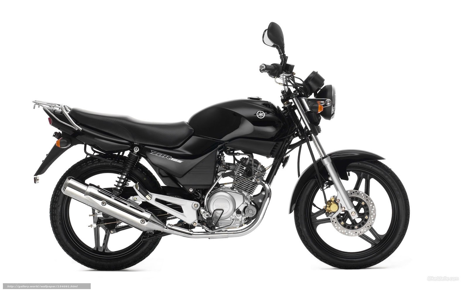 black yamaha motorcycle