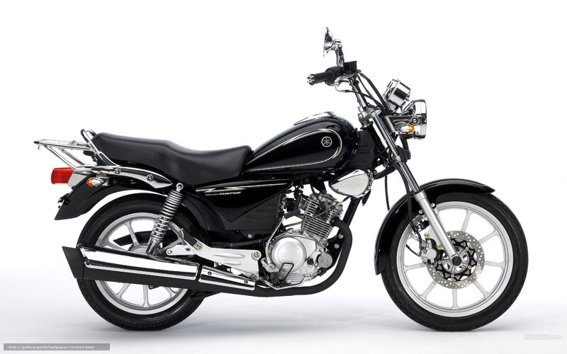 black yamaha motorcycle