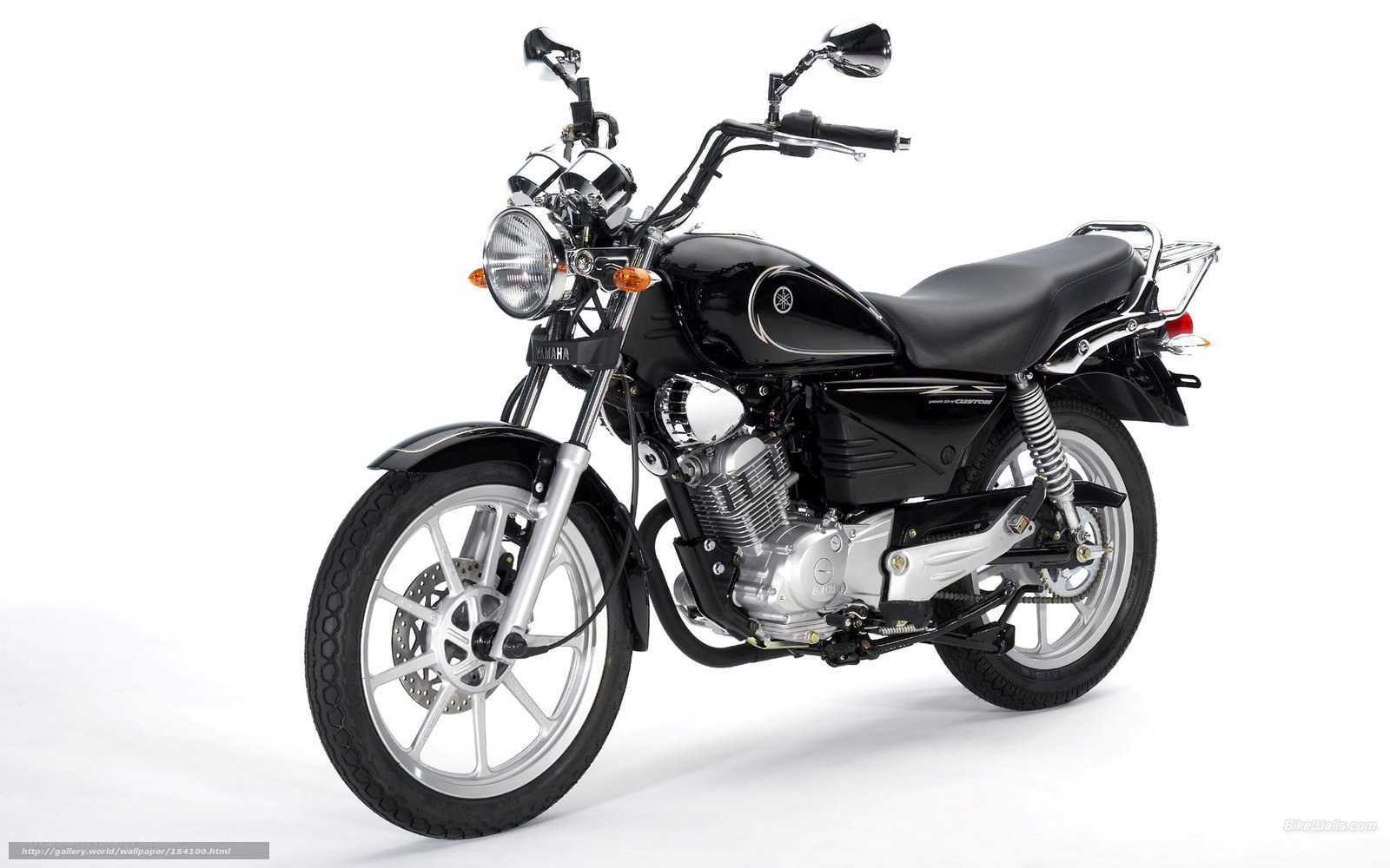 black yamaha motorcycle