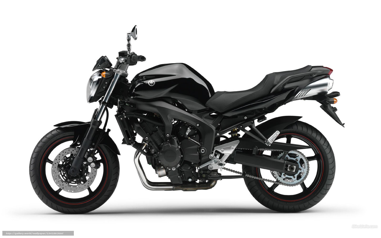 black yamaha motorcycle