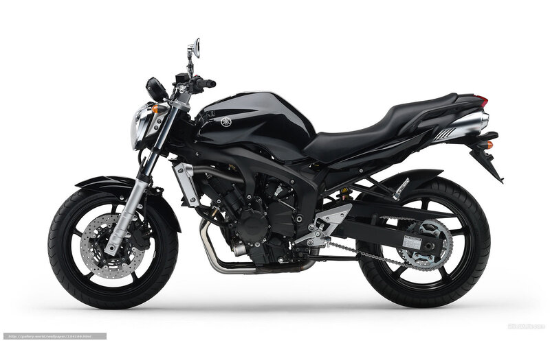 black yamaha motorcycle