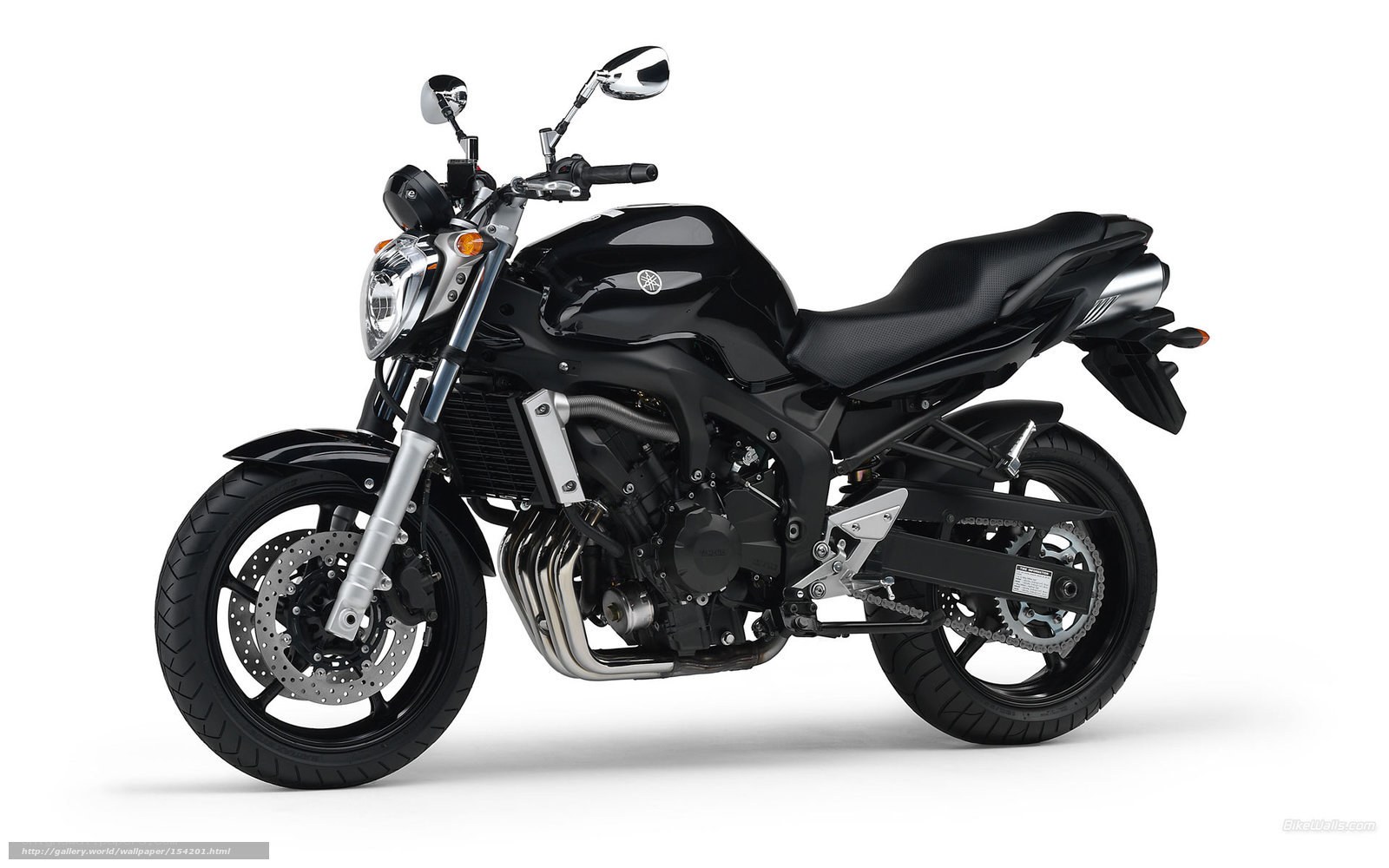 black yamaha motorcycle