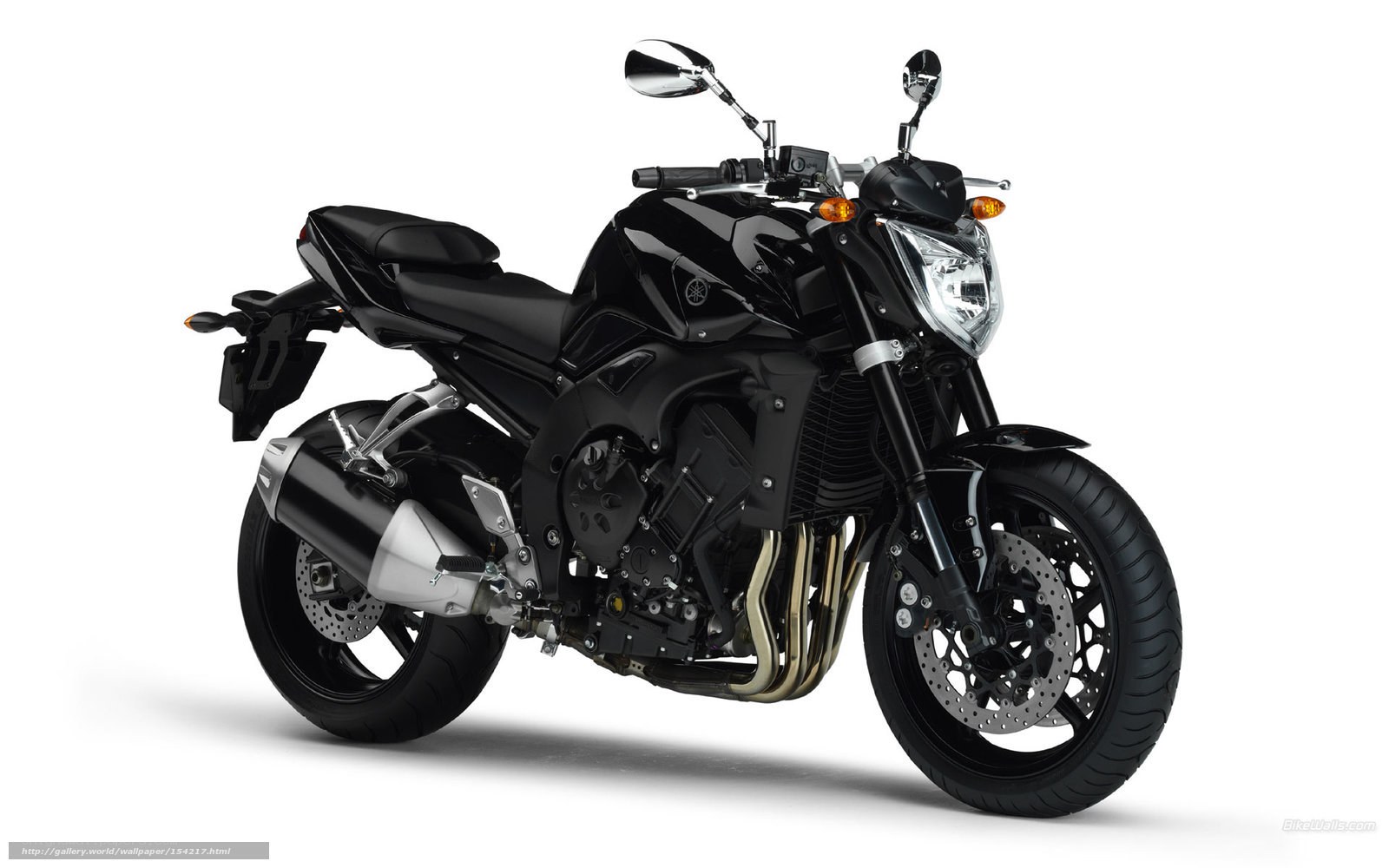 black yamaha motorcycle