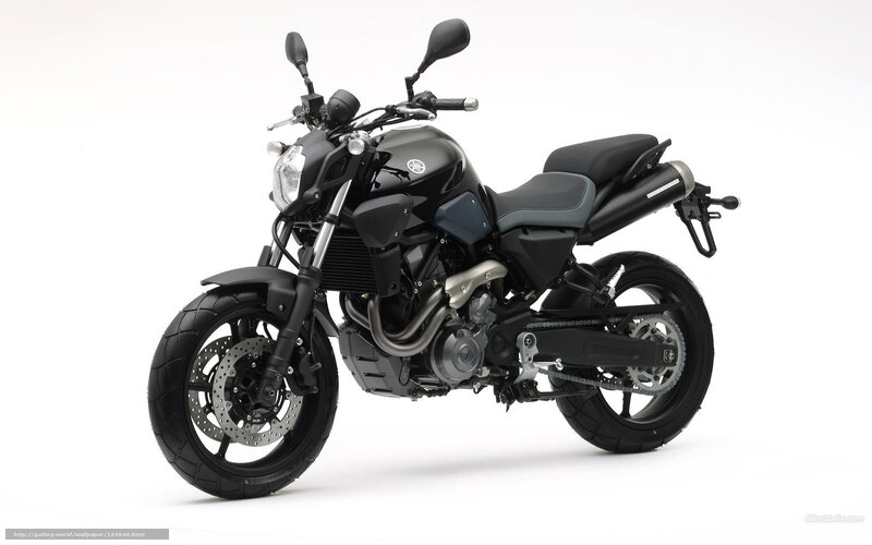 black yamaha motorcycle