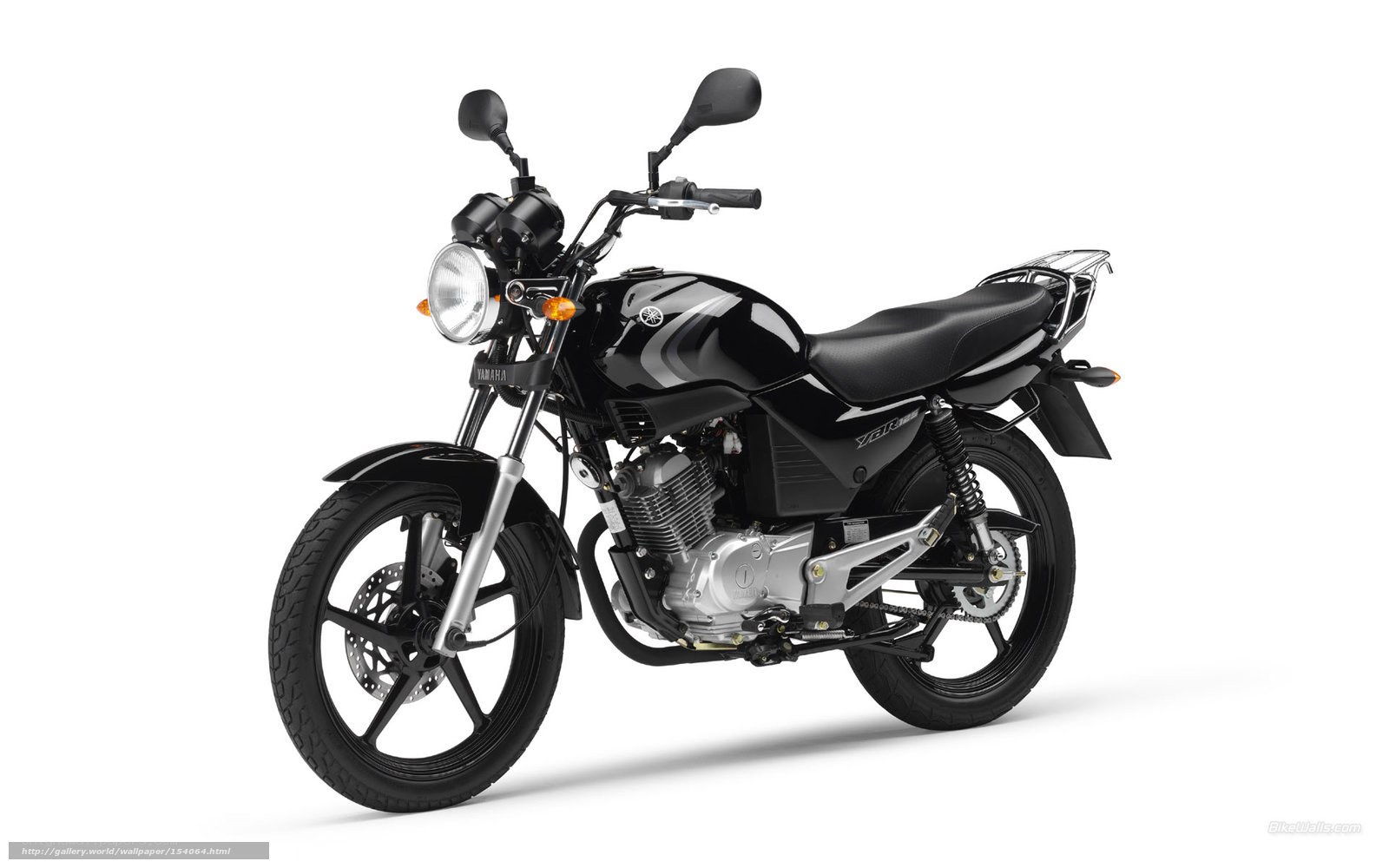 black yamaha motorcycle