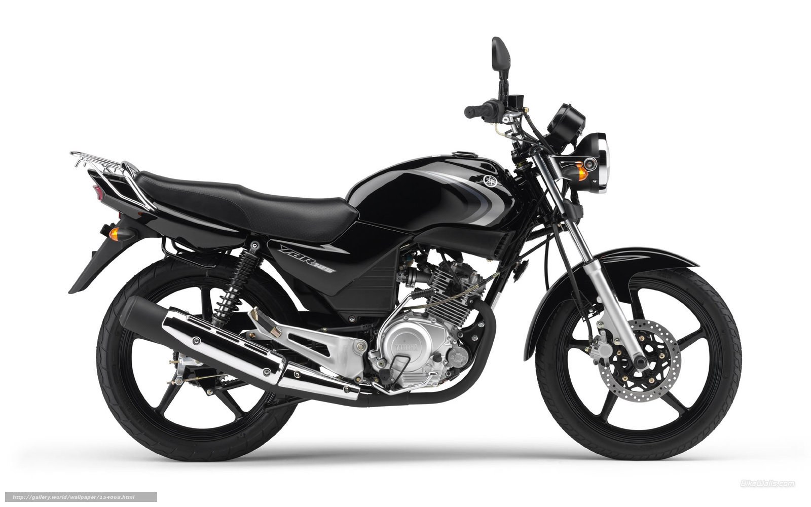 black yamaha motorcycle