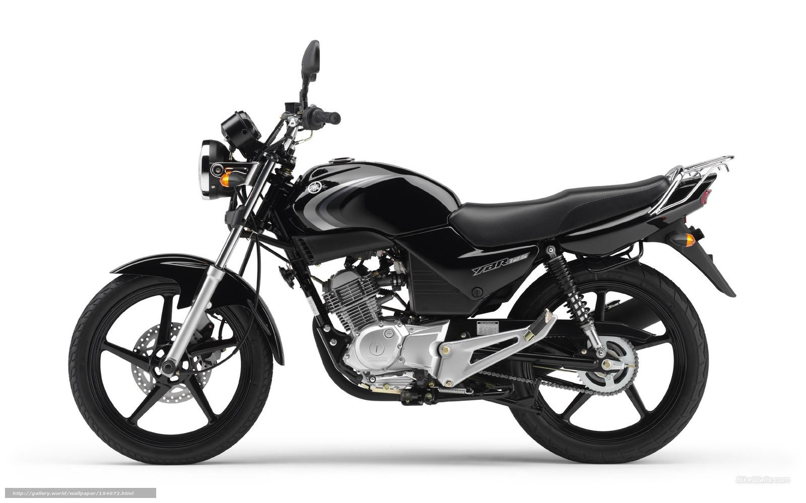 black yamaha motorcycle