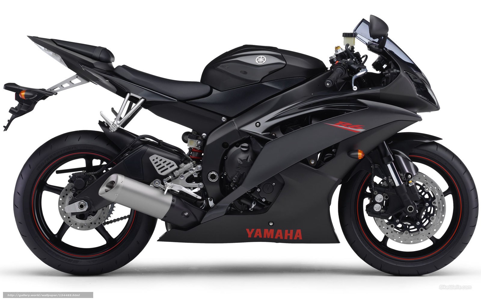 black yamaha r6 motorcycle