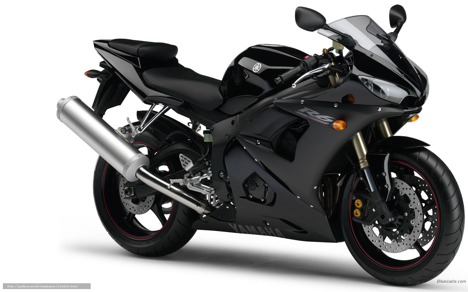 Black Yamaha R6 motorcycle