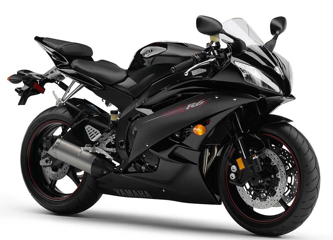 black yamaha r6 motorcycle