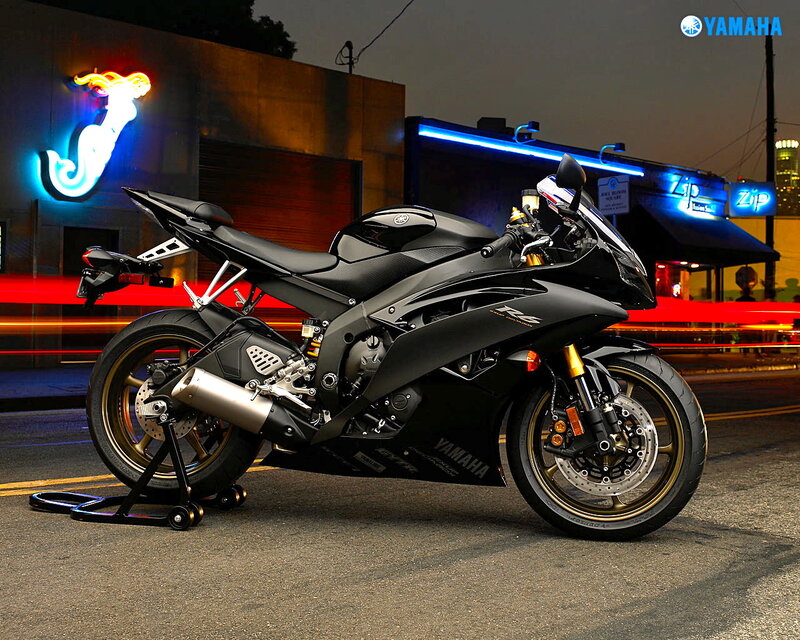 Black Yamaha R6 motorcycle