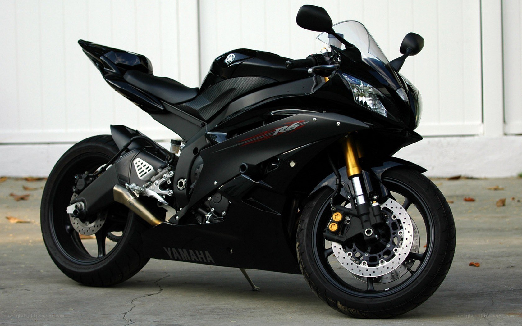 Black Yamaha R6 motorcycle