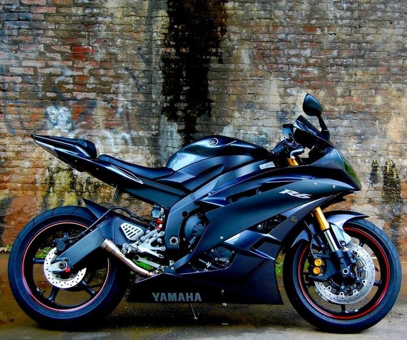 Black Yamaha R6 Motorcycle — Urban