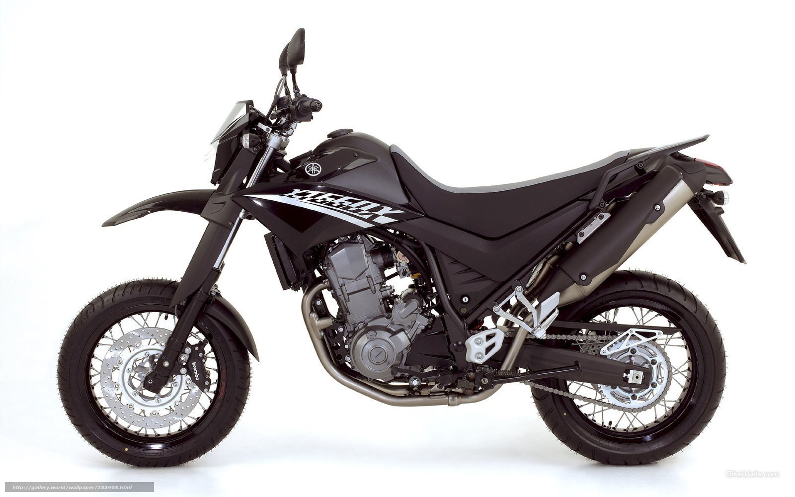 black yamaha ténéré motorcycle