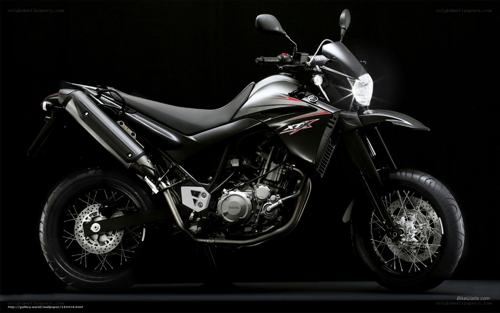 black yamaha xt660r motorcycle