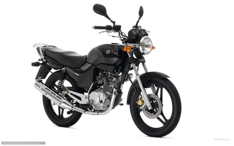 Black Yamaha YBR 125 motorcycle