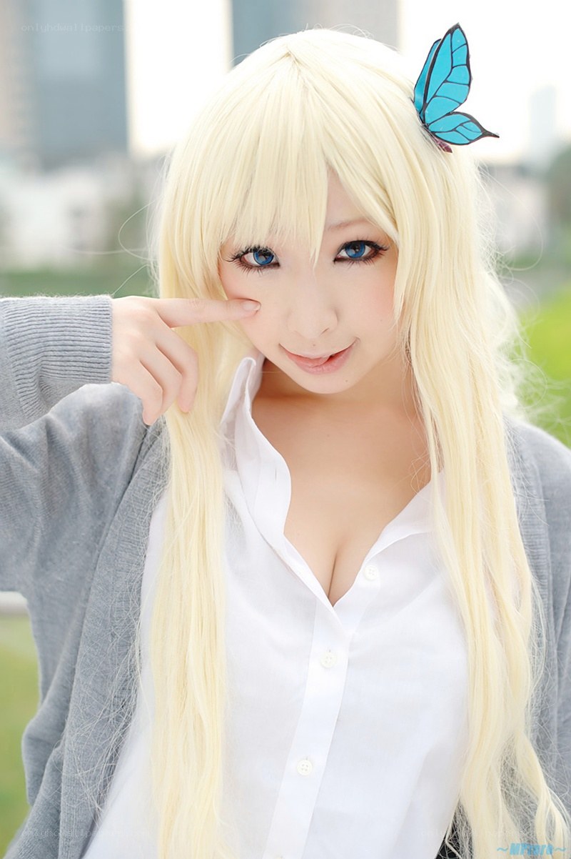 blonde cosplayer with butterfly