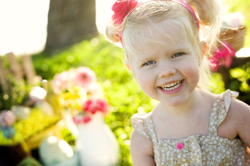 Blonde Girl Smiling — Green