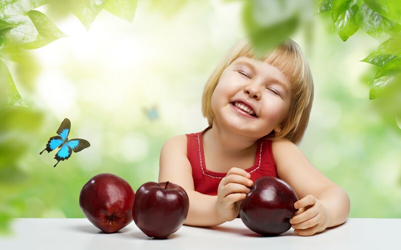 Blonde Girl with Apples — Green, Serene