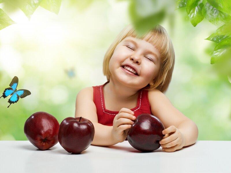 Blonde Girl with Apples — Green
