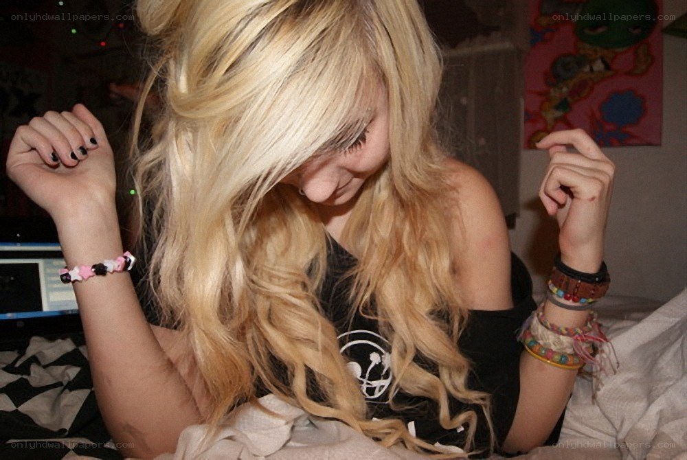 blonde girl with bracelets