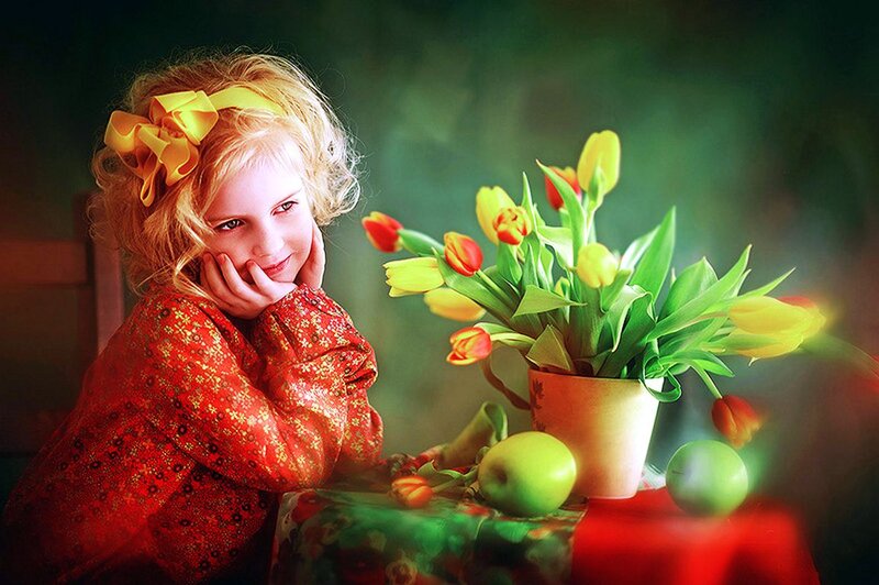 Blonde Girl with Flowers — Red