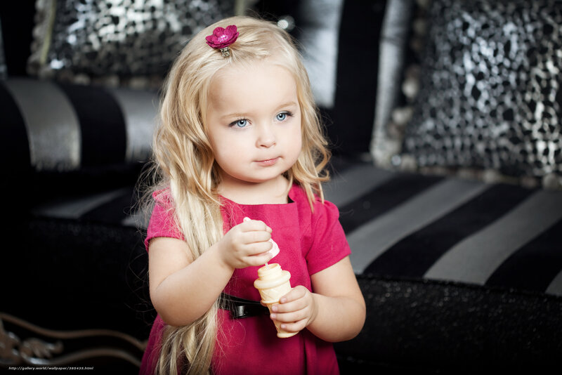 Blonde girl with ice cream