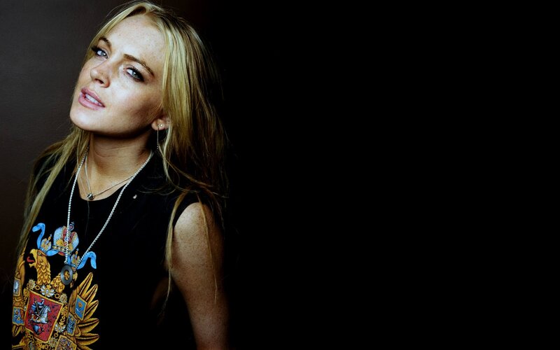 Blonde Woman in Black Shirt — Dramatic