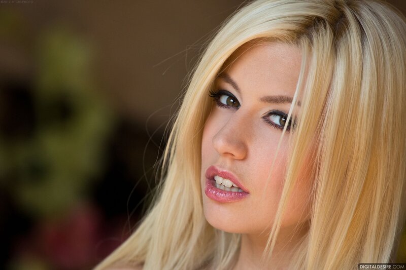 Blonde Woman in Close-up — Neutral, Photograph, Hair, Eyes, Lipstick